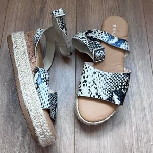 Women's Slip On Snake Skin Sandals Size 6‎